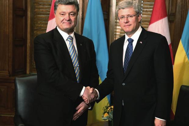 Петро Порошенко з Прем&rsquo;єр-міністром Канади Стівеном Гарпером | Фото: Петро Порошенко/Facebook