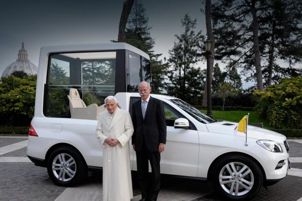 "Папамобілями" користувалися і попередники Папи Римського Франциска | Фото: drive.ru