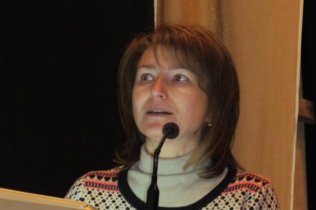 Галина Мельник &mdash; із заможної, колись розкуркуленої родини, тому про роботу на землі знає чимало | Фото: Оксана Піл