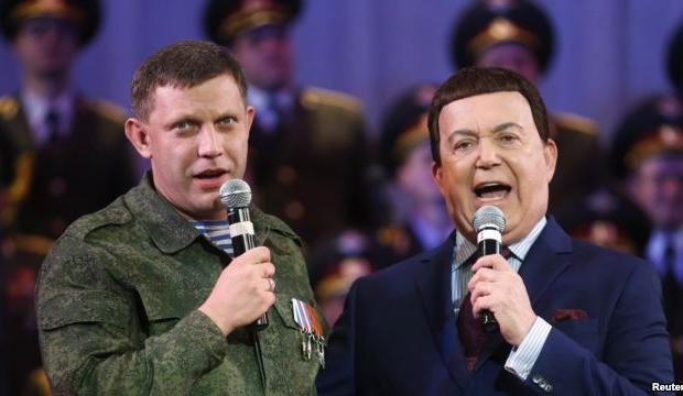 Російський співак, депутат Державної думи Росії Йосип Кобзон (праворуч) і так званий &laquo;прем&rsquo;єр&raquo; угрупов