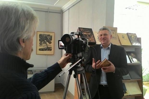 Колекція Романа Ткача налічує 130 видань, найдавніше з яких датоване 1884 роком | Фото: Іван Вовк