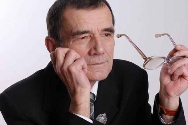 Сьогодні минає 40 днів з того дня, як відійшов у вічність директор Калуської гімназії Дмитро Бахматюк