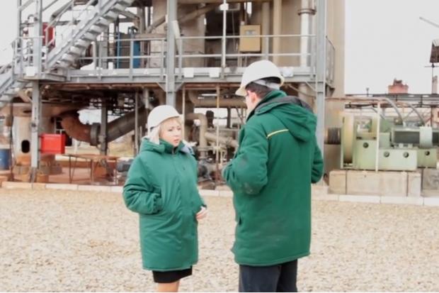 Калуське підприємство є єдиним виробником нетоксичних смол в Україні | Фото: Youtube