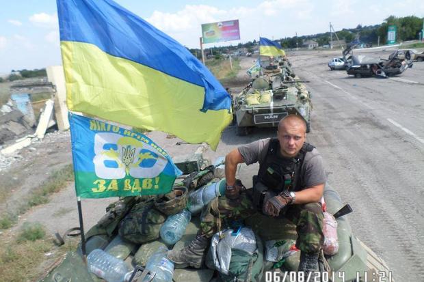 Ігор щиро подякував за придбані для його бригади речі. Боєць каже, що це "немала робота" | Фото: Facebook/Ігор