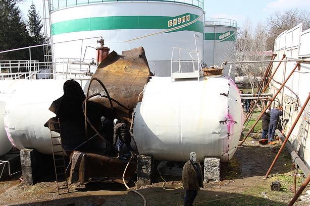 Представники ДСНС та санстанції проведуть заміри повітря, аби достовірно пересвідчитися, чи відбувся викид шкідливих реч