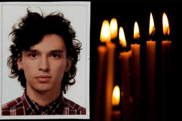 Кеди, вузькі штани, сорочка в клітинку, піджак або пальто, кава з кавомату, навушники у вухах і музика під настрій &mdas