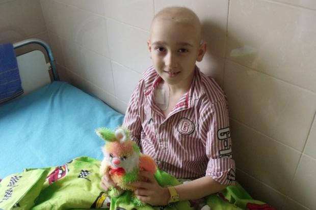 У найближчому майбутньому Максимку мають поставити ножний протез, який коштуватиме 130 тисяч євро | Фото: www.tyanhel.or