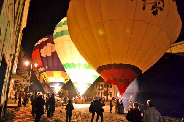 Фестиваль повітроплавання &laquo;Назустріч сонцю&raquo; у Кам&rsquo;янці-Подільському завершиться Нічним стартом повітря