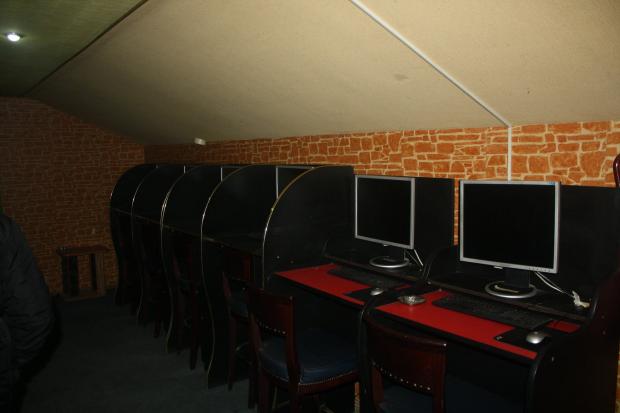 Правоохоронці вилучили всі речові докази по справі | Фото: Правий сектор Івано-Франківськ/Facebook