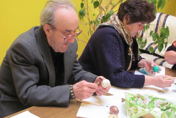 Учасники Клубу людей похилого віку &laquo;Надвечір&raquo; працювали разом із дітьми, чиї родини опинились у важких життє