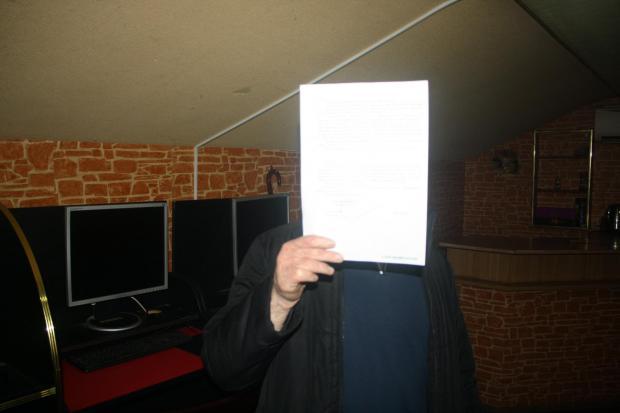 Ігрові зали "маскувалися" під інтернет-клуби | Фото: Правий сектор Івано-Франківськ/Facebook