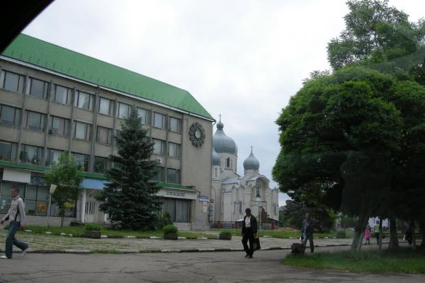 Комунальники цьогоріч планують ремонт широкого тротуару вздовж проспекту Лесі Українки