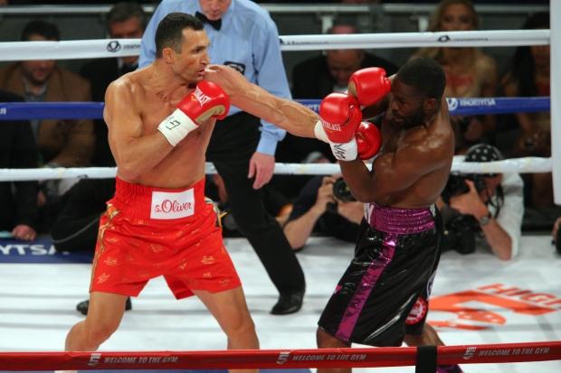 "Доктор Сталевий Кулак" Кличко здобув 64-ту перемогу у "профі". | Фото: Reuters