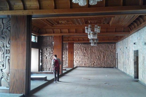 Петро Буяк: Уся "ліпка" в "молочці" зроблена Андрієм Стручко, а різьба &mdash; Ольгою Шереметою. Зар