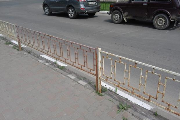 На огородженнях в Івано-Франківську більше не буде реклами | Фото: Mykhailo Smushak/Facebook