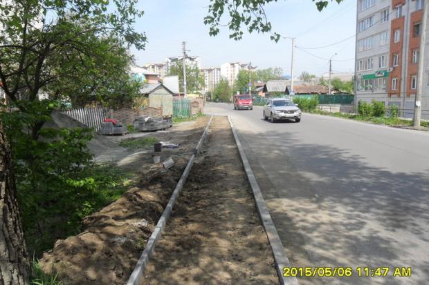 Влада відреагувала на численні звернення мешканців вулиці з приводу облаштування тротуару