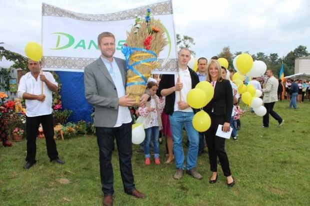 Колектив ТОВ "Даноша" на чолі з генеральним директором Крістіаном Якобсеном на відзначенні Дня Калуського райо