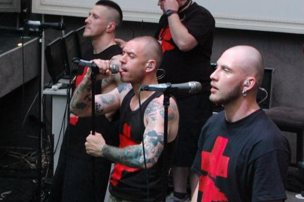 Публіка танцювала та підспівувала разом з музикантами улюблені хіти "Не Биць скотам", "Рабкор", &quo