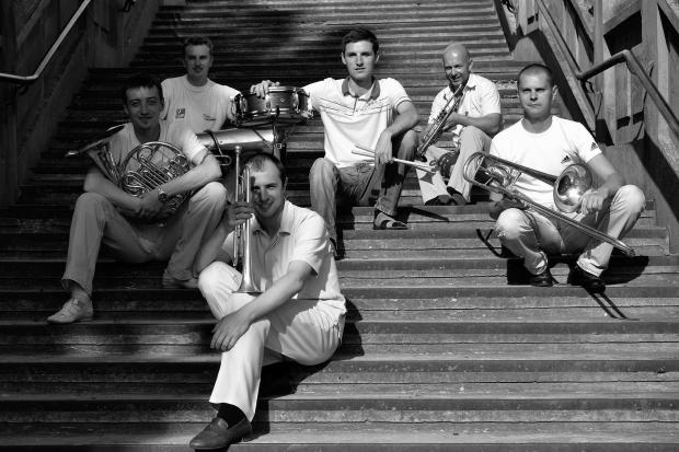 Першими до акції "Музичний марафон" долучилися хлопці з Kalush Brass Quintet  | Фото: Музичний Марафон/Faceboo