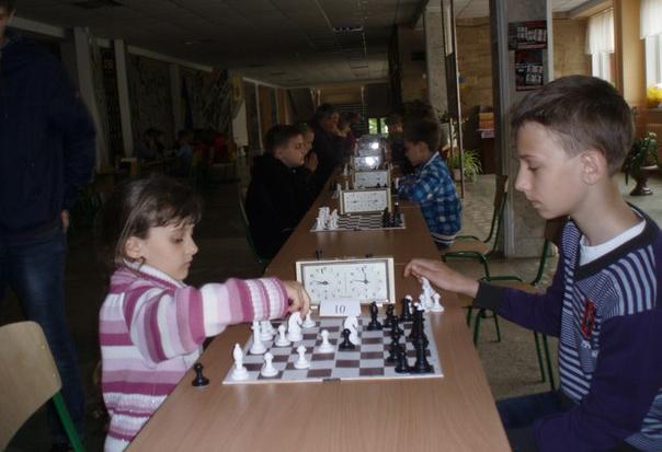 Взяти участь у змаганнях зголосились не тільки калушани, але й любителі шахів з Калуського та Рожнятівського районів, а 