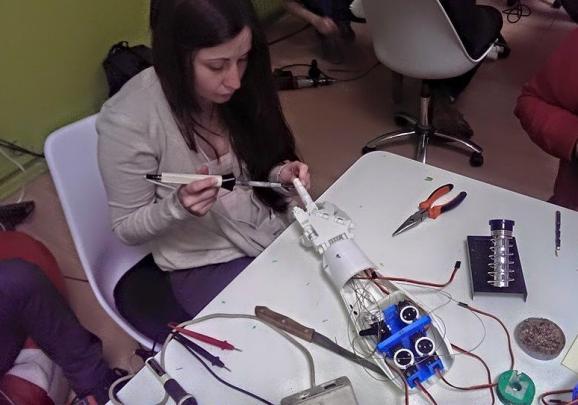 Програмісти мають надію, що зможуть домовитися зі Львівським протезним заводом про масовий випуск таких протезів | Фото: