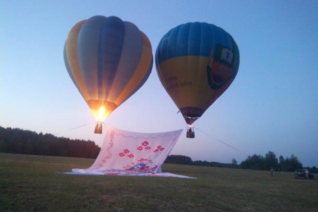 Загальна площа рушника, виготовленого з бязі, склала 750 квадратних метрів | Фото: Країна мрій/ВКонтакте