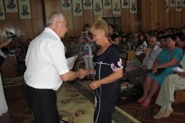 Медиків нагороджували відзнаками від облдержадміністрації, голови Калуської РДА та міністерства охорони здоров&rsquo;я. 