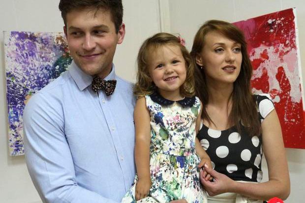 Алісія почала малювати ще у 9 місяців. | Фото: day.kiev.ua