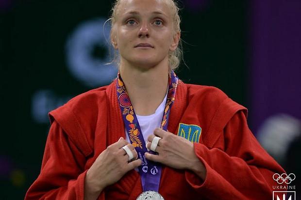 У фінальній сутичці турніру з самбо у ваговій категорії 64 кг у жінок, Олена Сайко програла Тетяні Мацько з Білорусі  | 