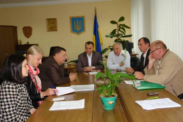 Під час наради керівники району рекомендували сільському голові с.Тустань розглянути можливість погодження на відведення