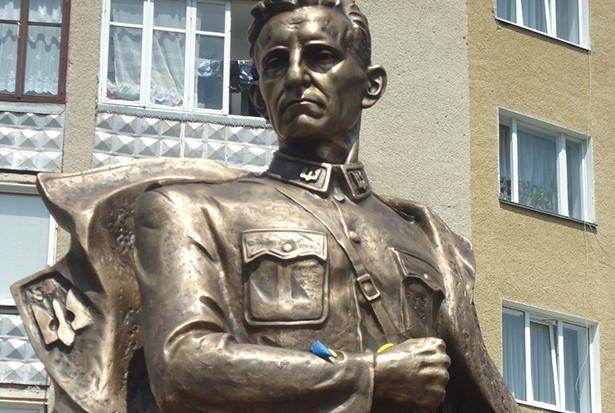 Пам'ятник Романа Шухевича в Калуші