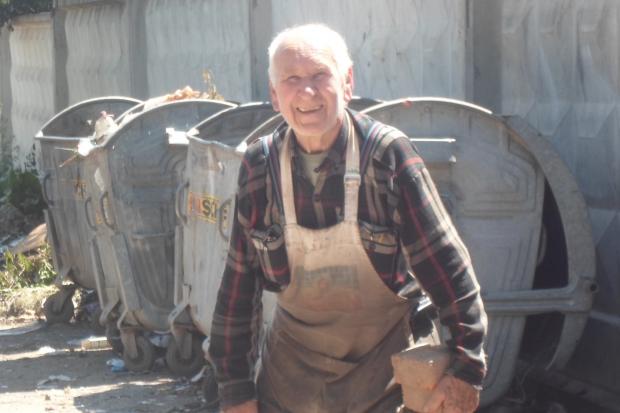 Калушанин може претендувати на роль однієї з "легенд" Калуша | Фото: Тамара Олійник/Facebook