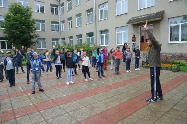 Цьогоріч табір "Канікули з Богом" працював на базі школи для глухонімих дітей. | Фото: Юрія Барни
