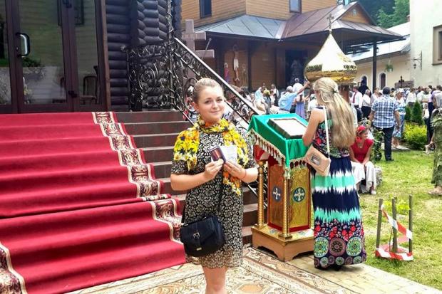  Христина Урда щиро дякує за нагороду, яку вважає не особистою, а всіх калушан | Фото: Юрій Федоровский, Христина Урда