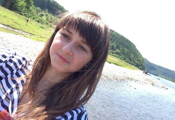 Дівчина з рідними купалася у річці та відпочивала на природі. | Фото: vk.com/id239767603