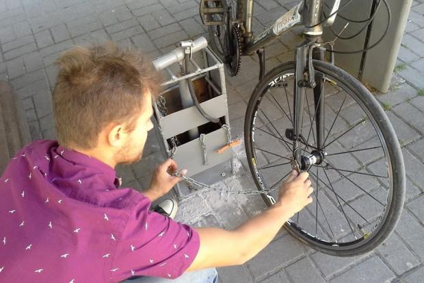На початку стометрівки відтепер можна безоплатно відремонувати свій ровер. | Фото: typical.if.ua