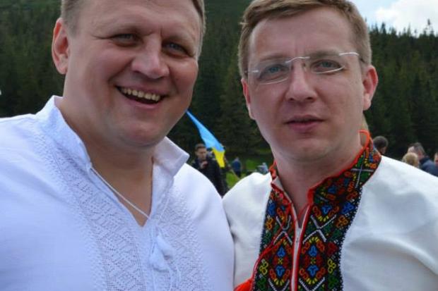 Микола Палійчук (справа) очолив "УКРОП" на Прикарпатті. Нардеп Олександр Шевченко (зліва) заявив про балотуван