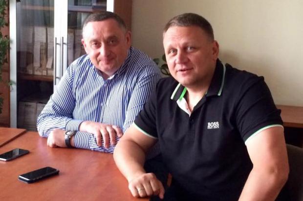 Два нардепи будуть контролювати тендер Служби автомобільних доріг Івано-Франківської області | Фото: Олег Головенський