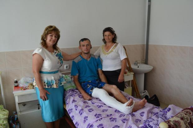 Вдома з нетерпінням тата чекали донечки: майже шестирічна Ганна і чотирирічна Галинка. | Фото:  "Буковинська правда