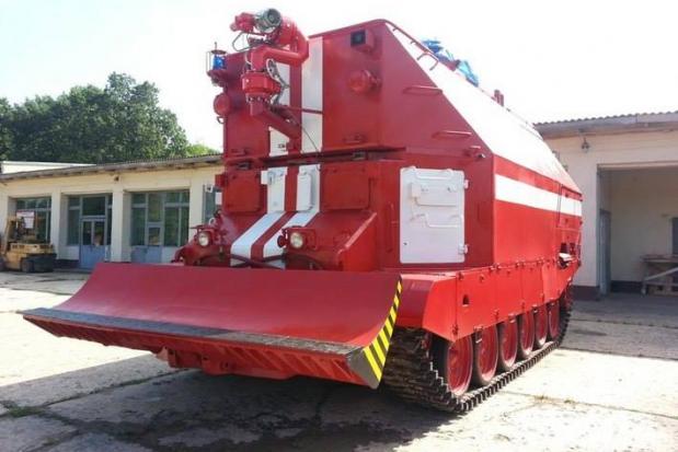 Львівський монстр може боротися із великими пожежами на нафтобазах та складах із боєприпасами | Фото: Львів транспортний