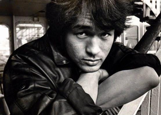 Після загибелі музиканта інтерес до його творчості не слабшає