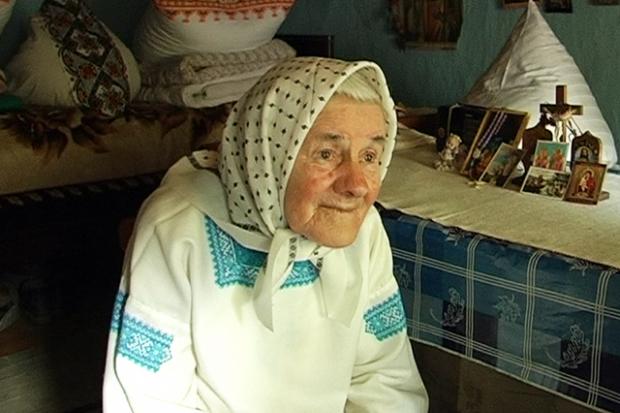 Євдокія Лазарук дитиною бачила Ольгу Кобилянську і називає її розумною і красивою пані | Фото: Скрін з відео/НТК