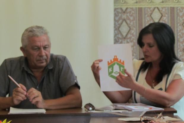 Літера "Б" всередині дзвону має нагадувати про Дмитра Бахматюка  | Фото: Оксана Пілянська 