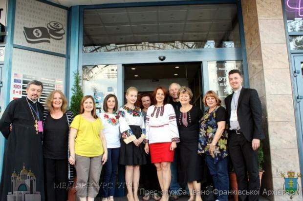 Перші делегати Патріаршого Собору з Австралії прибули до Івано-Франківська. | Фото: Департамент інформації УГКЦ