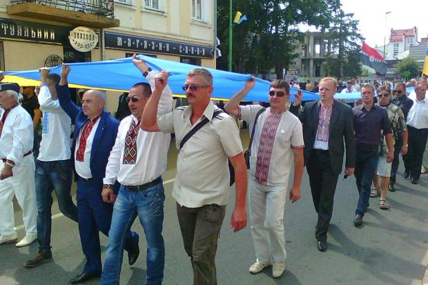 У Надвірній також святкують сьогодні День прапора | Фото: Yaroslav Lesyuk/Facebook