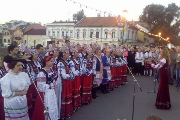 В Ужгороді з самого ранку молилися за мир в Україні | Фото: unn.com.ua