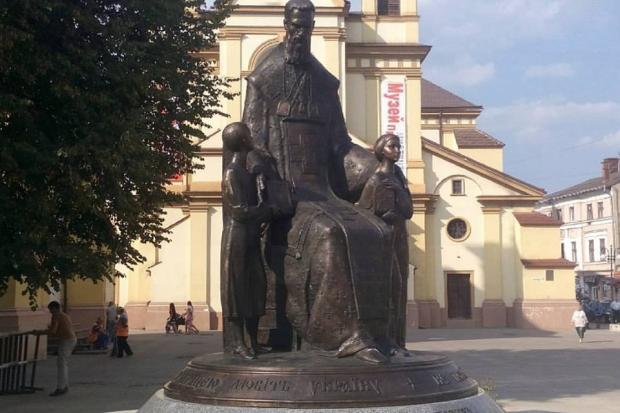 Відкриття пам'ятника митрополиту Андрею Шептицькому відбувається в рамках Патріаршого Собору УГКЦ | Фото: Роман Куц