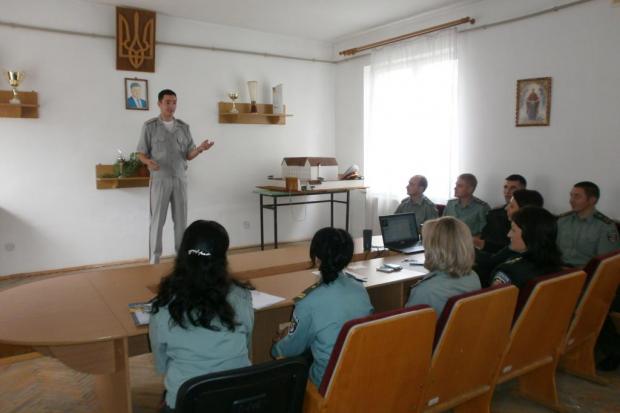 Переможець Андрій Цингарюк, черговий помічник начальника Долинського виправного центру № 118, буде представляти Прикарпа