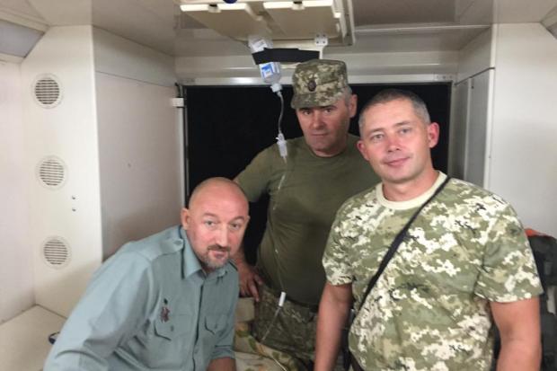 Олексій Мочанов із медиком Степаном Андрійцівим (справа) з Івано-Франківська | Фото: Степан Андрійців/Facebook