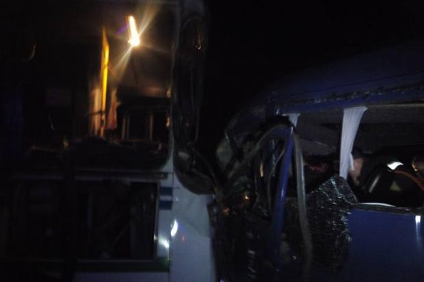 Внаслідок лобового зіткнення одна з пасажирок загинула | Фото: Прес-служба УДСНС